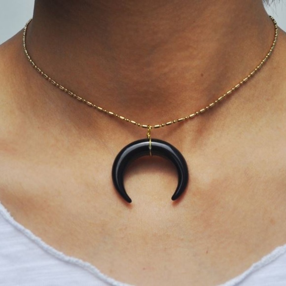 3/$35🔥 💕Last one Bone Horn Moon Necklace - Picture 2 of 5